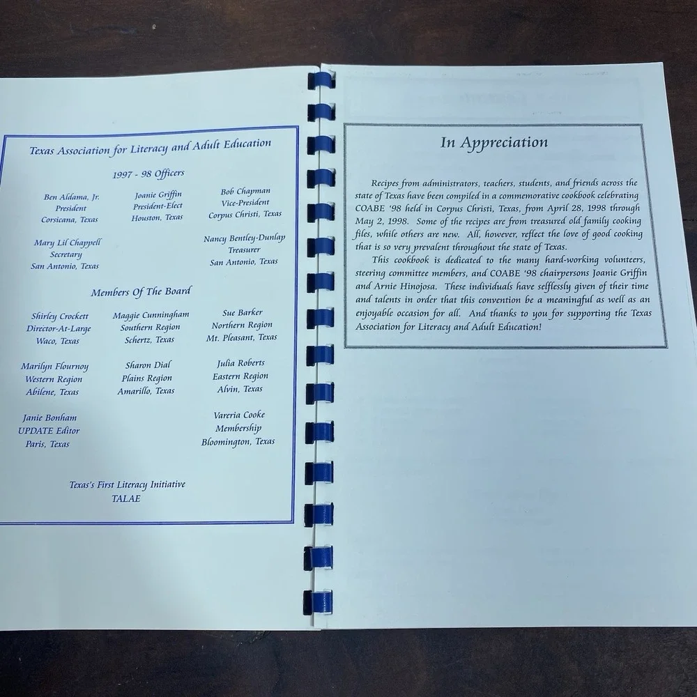 Authentic Texas Recipes Association for Literacy Regional Cookbook Comb Bound